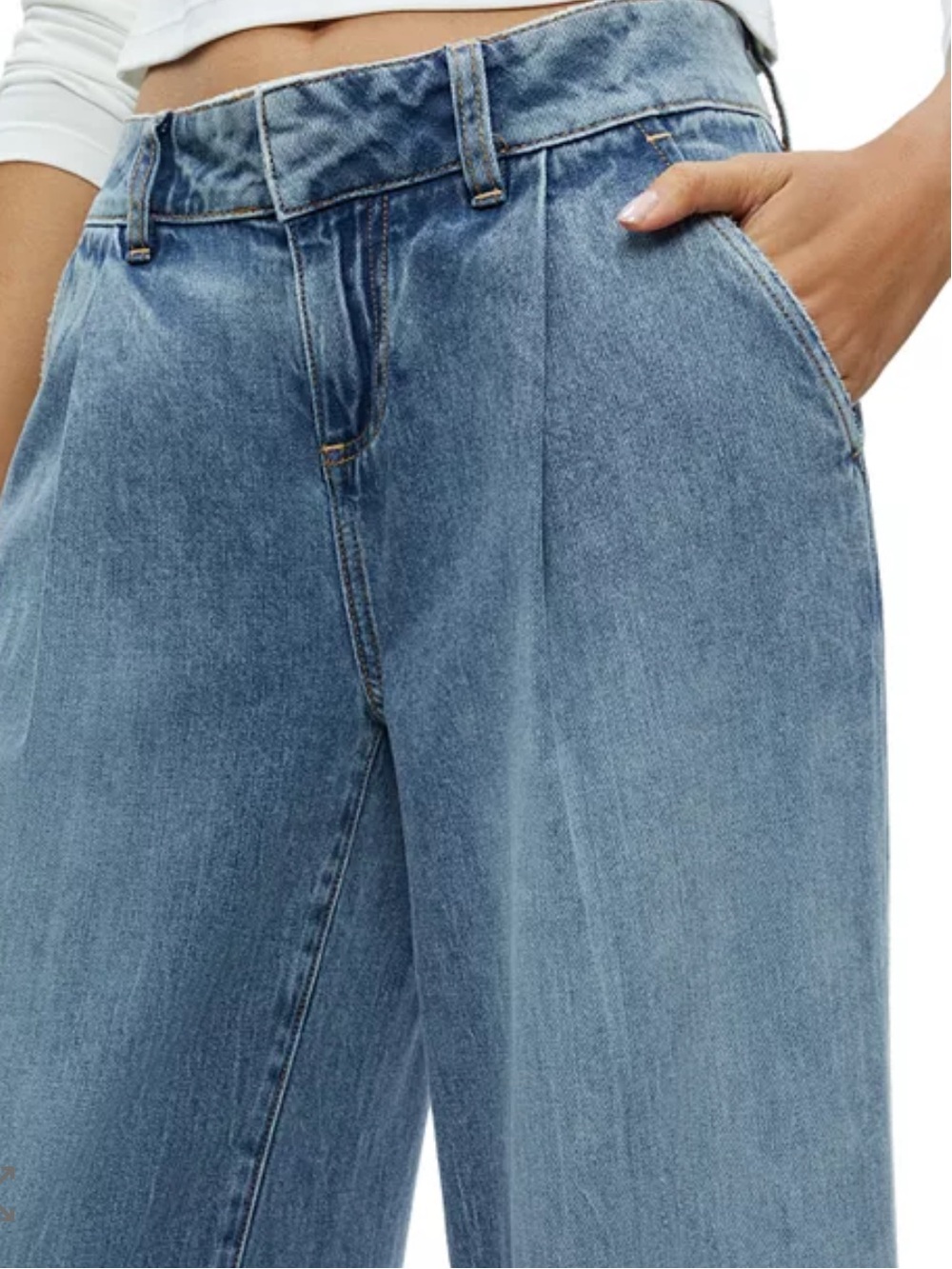 Alice and Olivia
Eric Low Rise Wide Leg Jeans in Sadie Light Vintage Blue - Picture 4 of 14